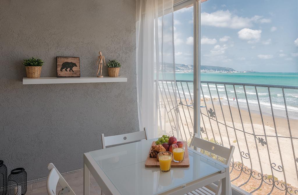 Dream On The Beach Haifa Exterior photo