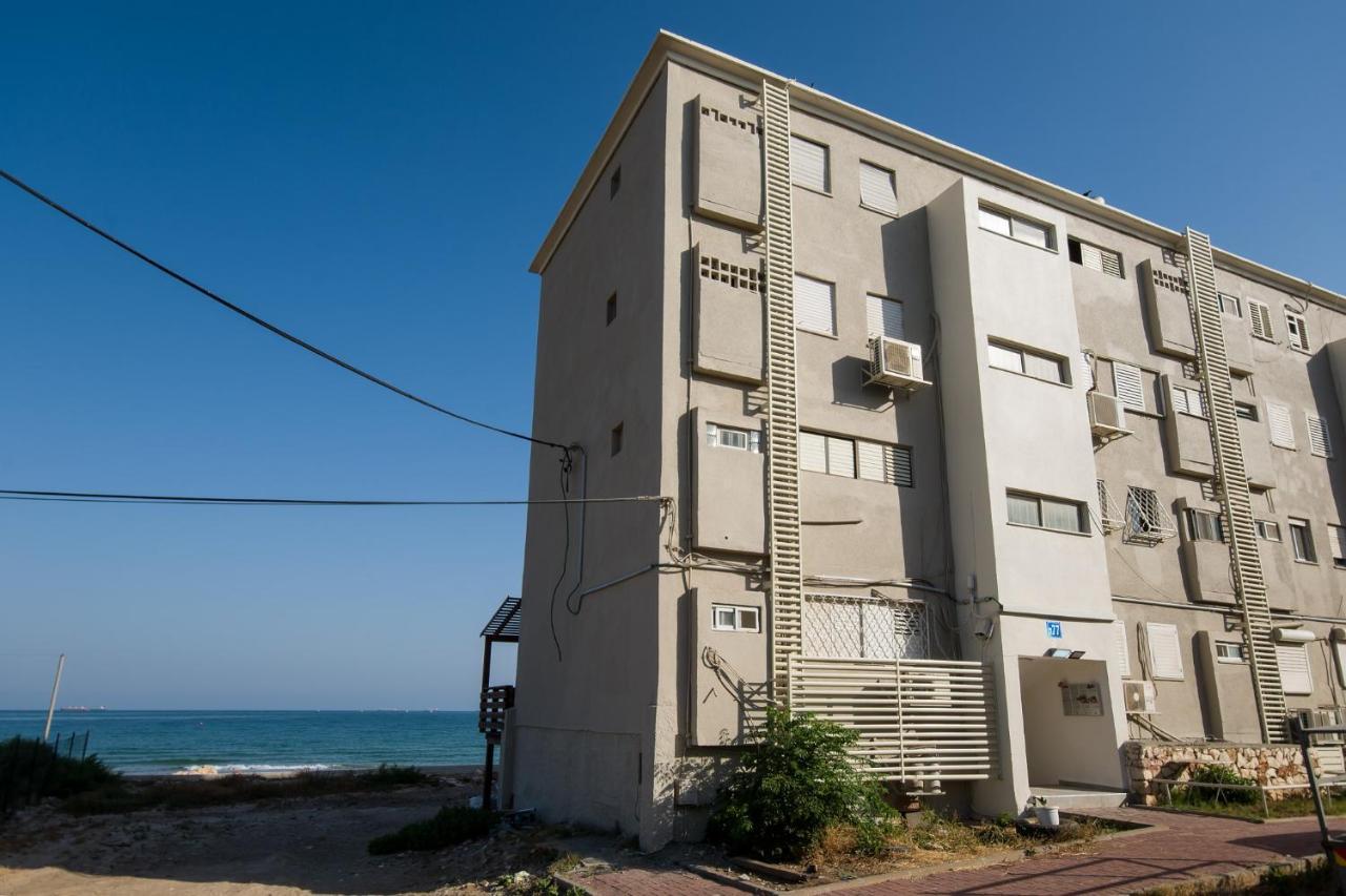 Dream On The Beach Haifa Exterior photo